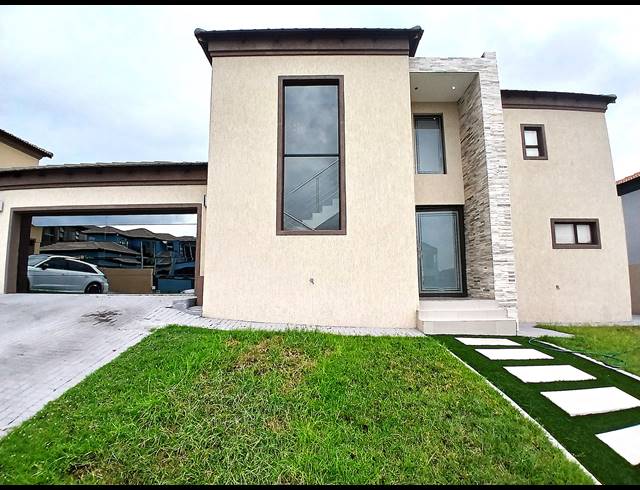 3 BEDROOM FREESTANDING FOR SALE IN BLUE VALLEY GOLF ESTATE